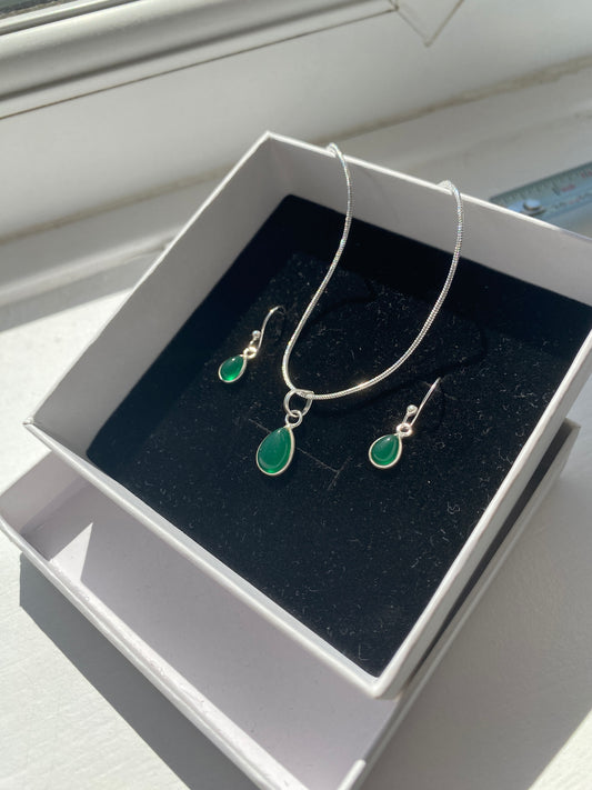 Green Onyx Silver Necklace & Earring Set
