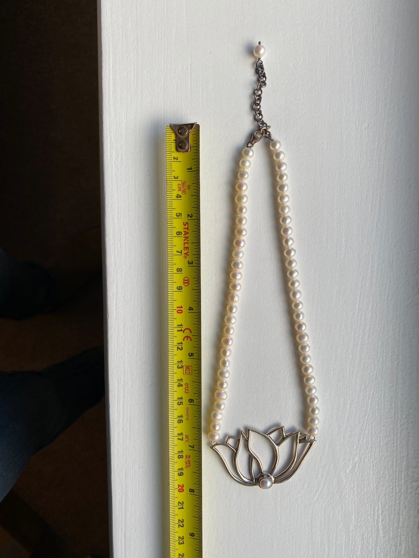 White Pearl & Silver Pendant Necklace