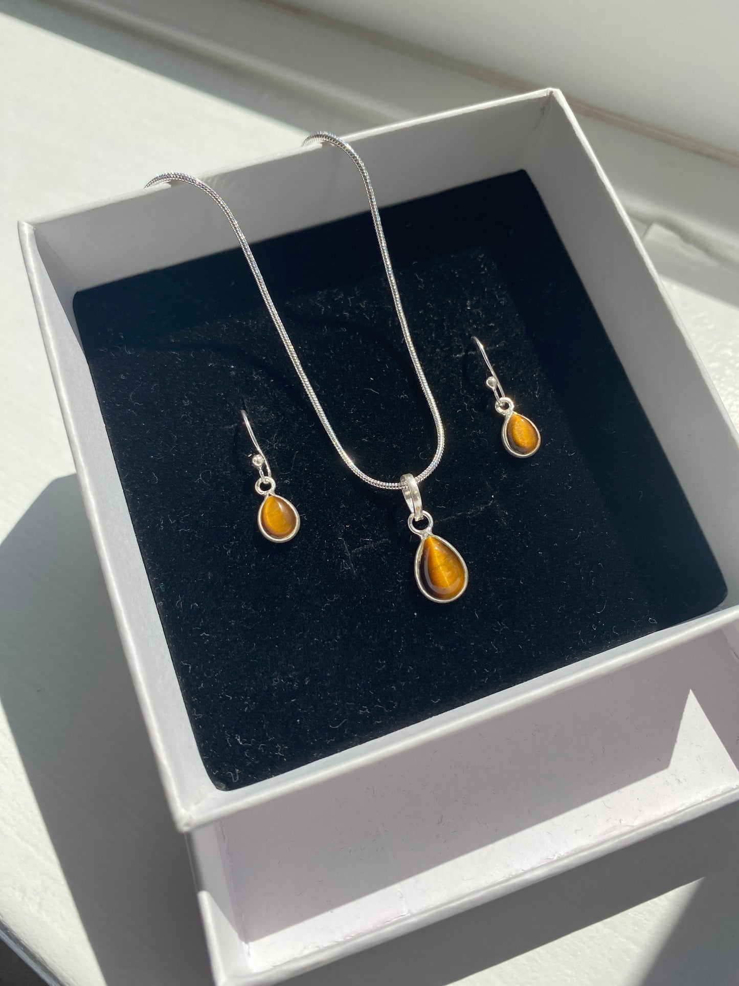 Tiger Eye Necklace & Earring Set in Solid 925 Silver