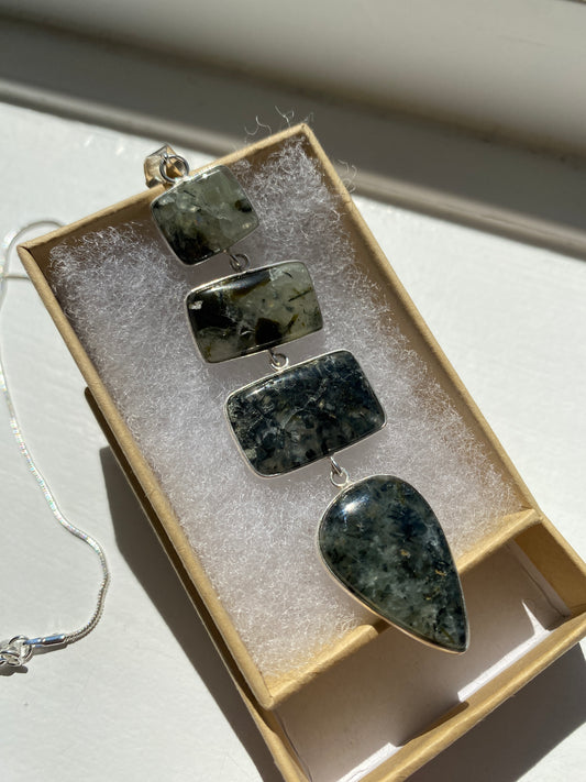 Labradorite Silver Pendant Necklace