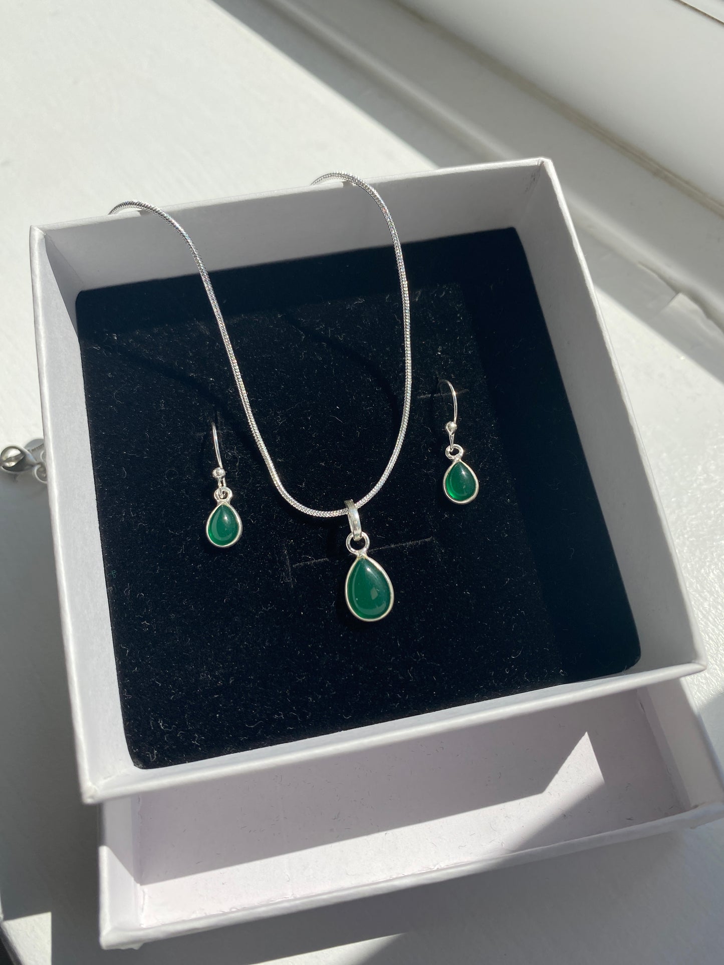 Green Onyx Silver Necklace & Earring Set