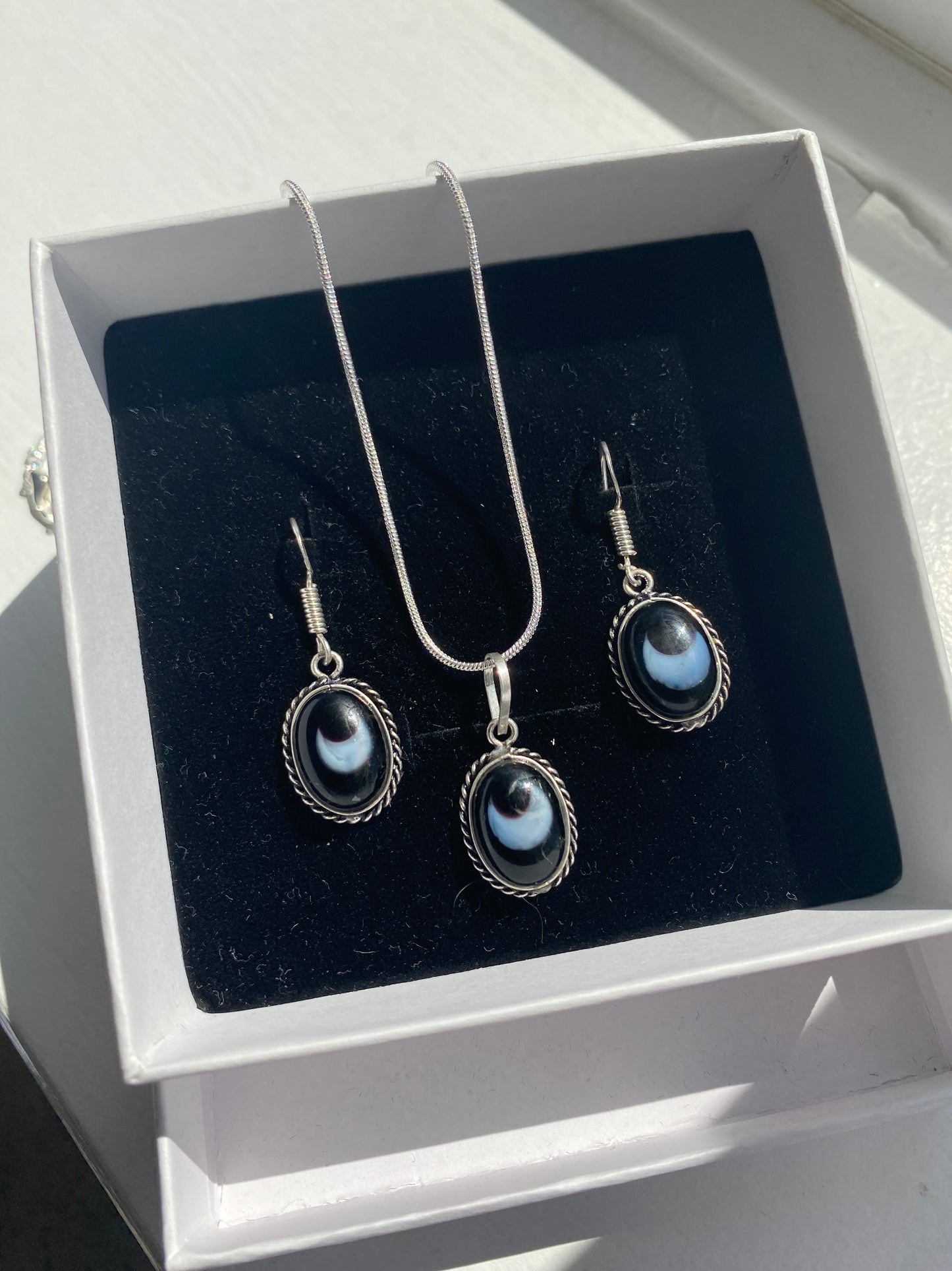 Black Swirl Agate Necklace & Earring Set