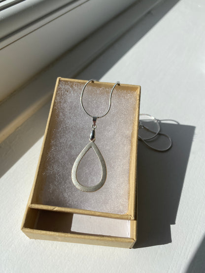 Silver Teardrop Pendant  Necklace