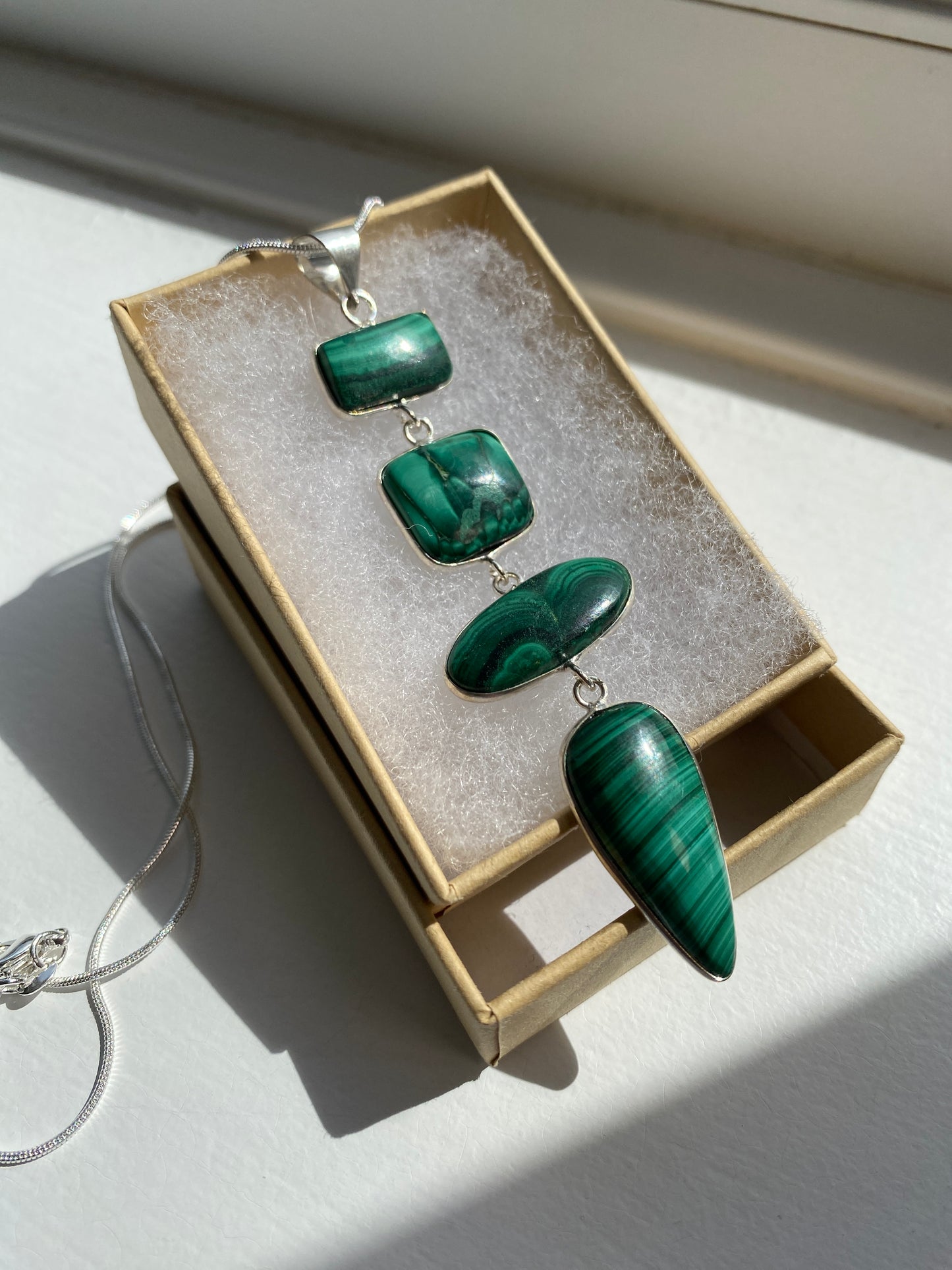 Stylish Malachite Pendant Necklace