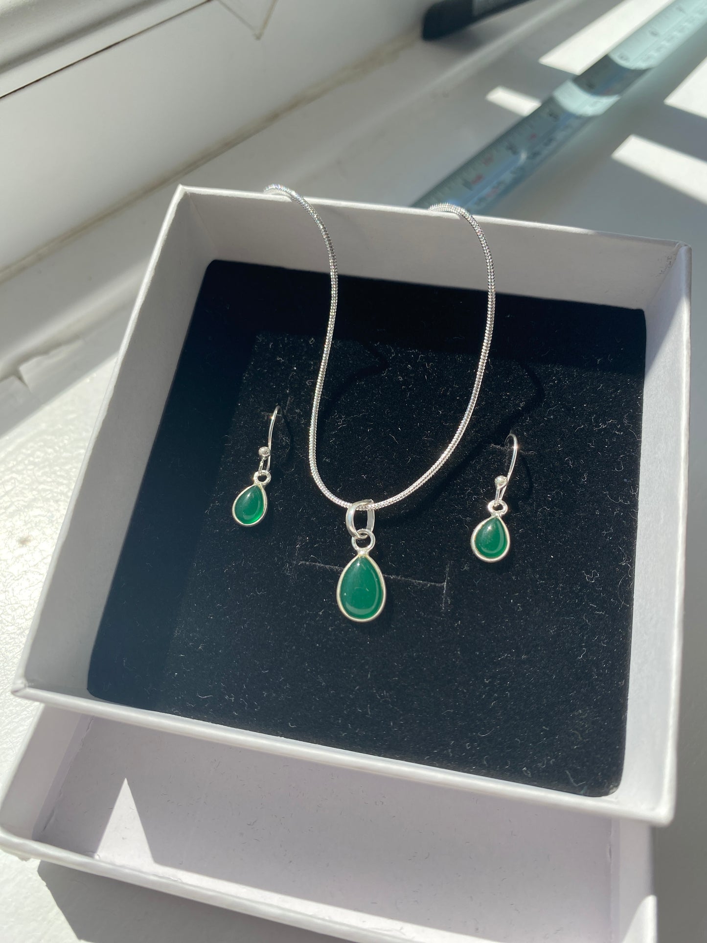 Green Onyx Silver Necklace & Earring Set
