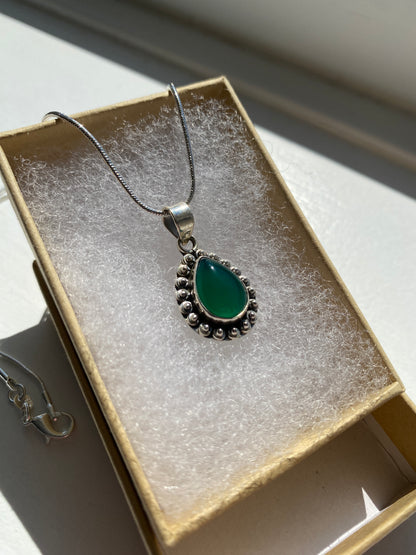 Green Onyx Silver Pendant Necklace