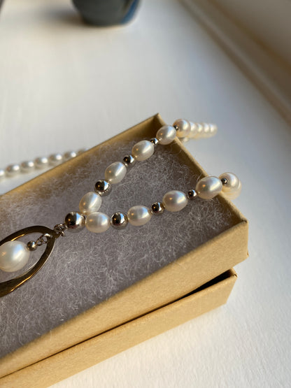 White Pearl & Silver Pendant Necklace