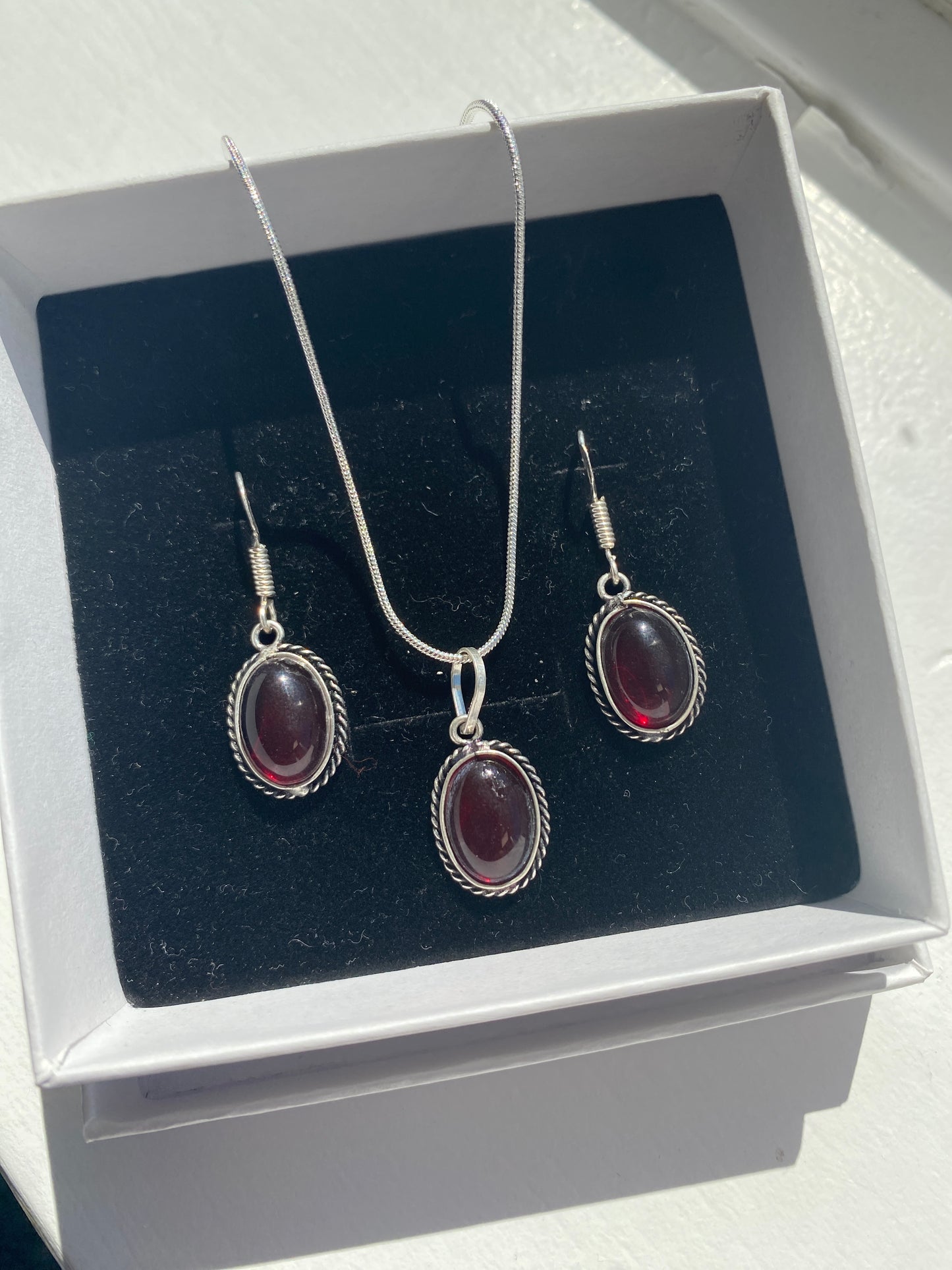 Elegant Red Glass Cabochon Jewellery Set