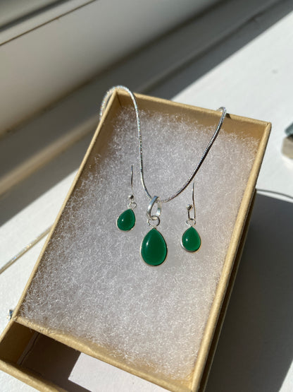 Green Onyx Silver Necklace & Earring Set