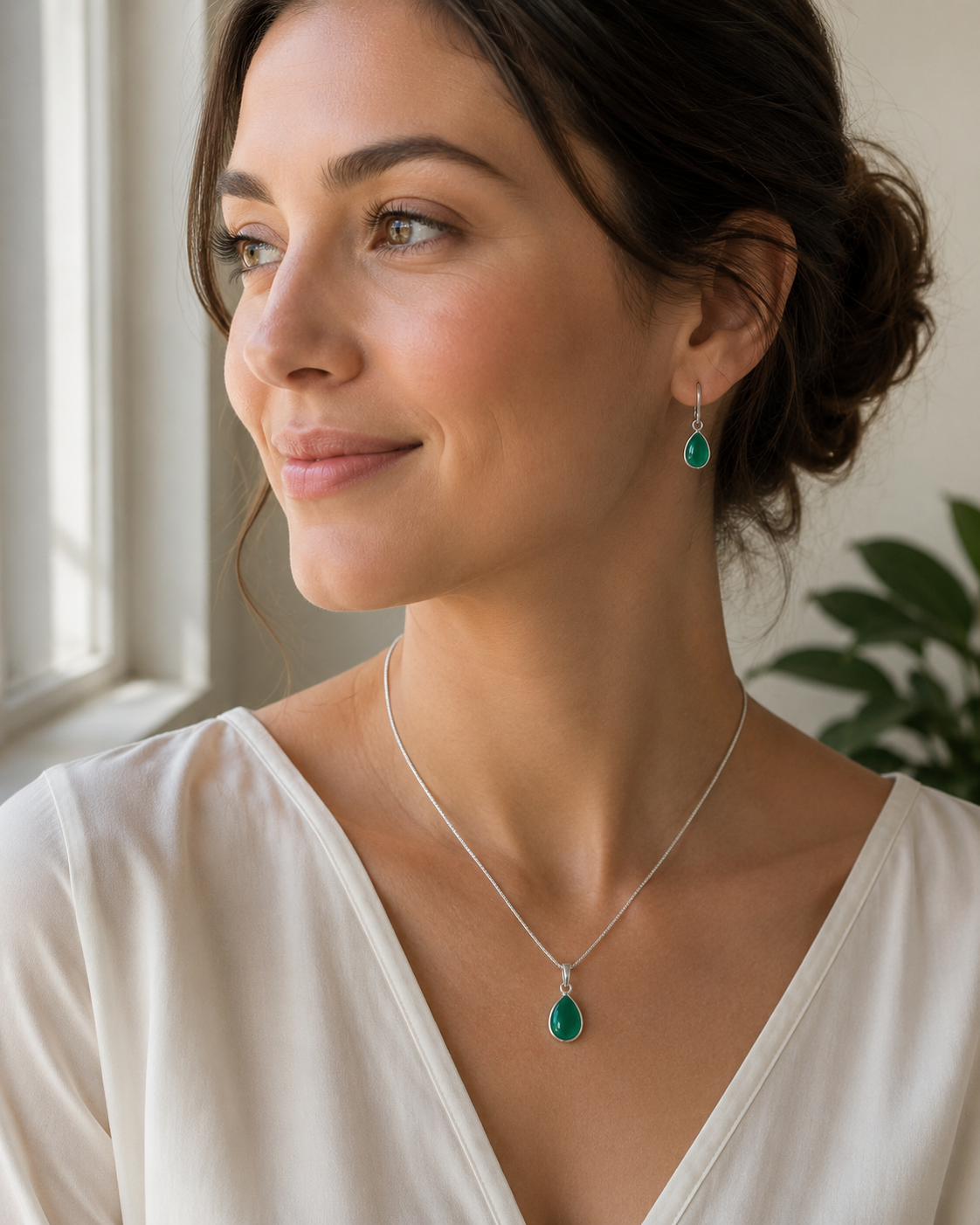 Green Onyx Silver Necklace & Earring Set