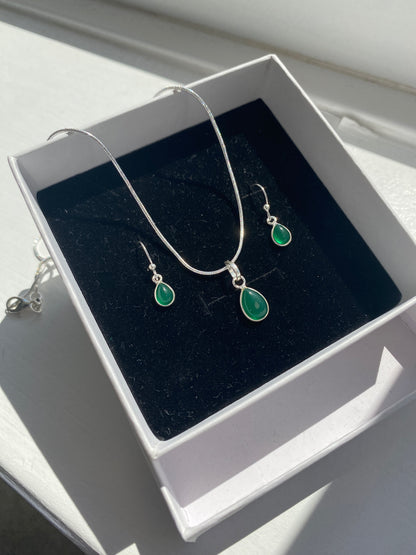 Green Onyx Silver Necklace & Earring Set