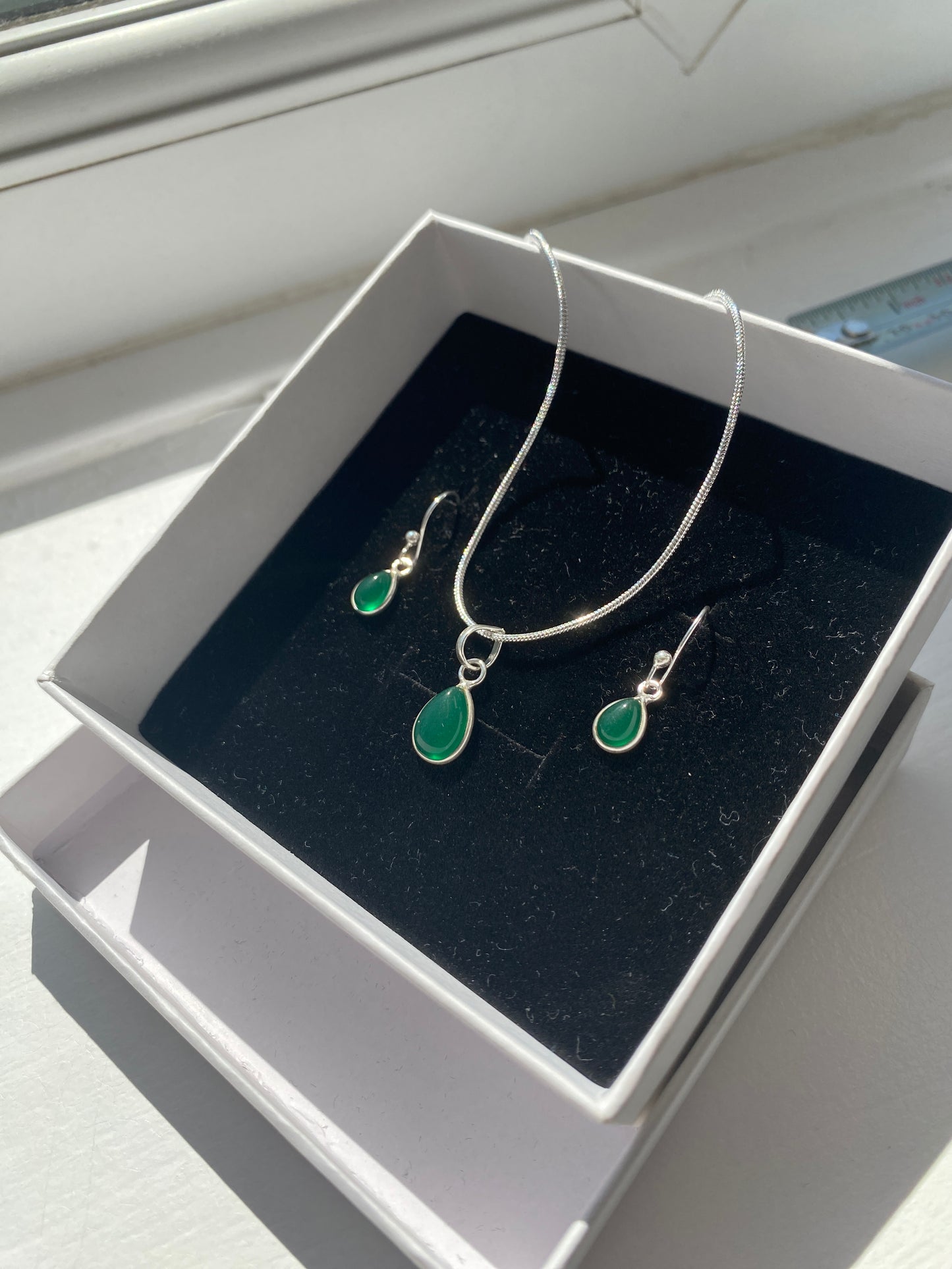 Green Onyx Silver Necklace & Earring Set