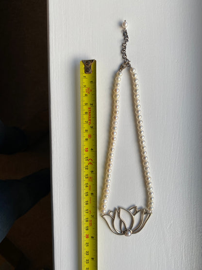 White Pearl & Silver Pendant Necklace