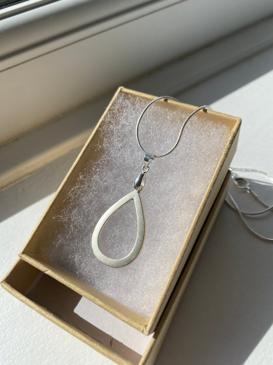 Silver Teardrop Pendant  Necklace