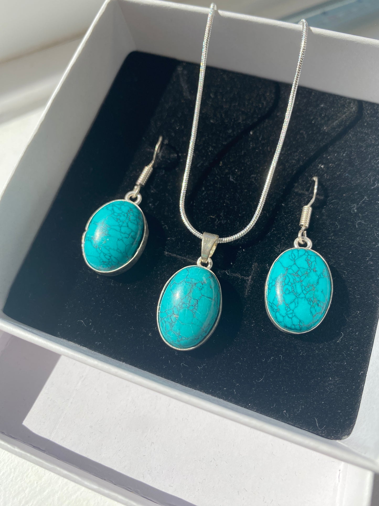 Beautiful Turquoise Cabochon Jewellery Set