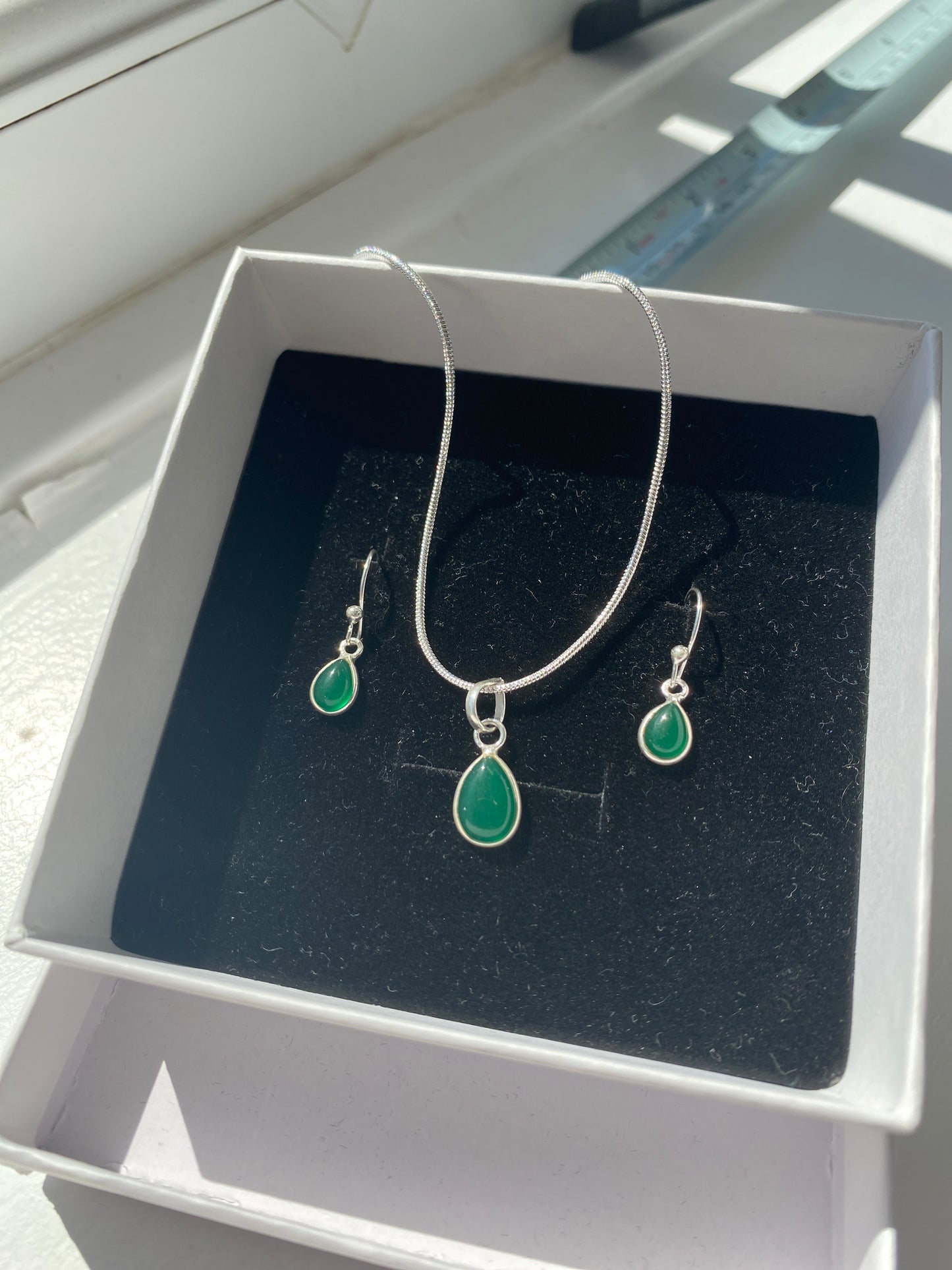 Green Onyx Silver Necklace & Earring Set