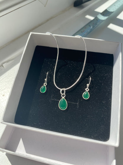 Green Onyx Silver Necklace & Earring Set