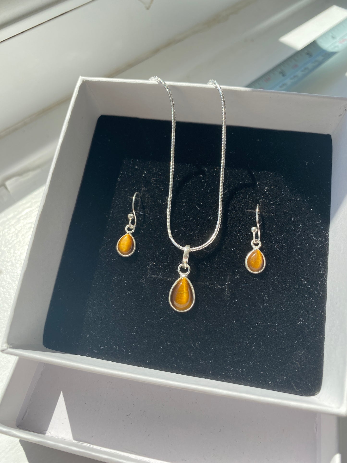 Tiger Eye Necklace & Earring Set in Solid 925 Silver